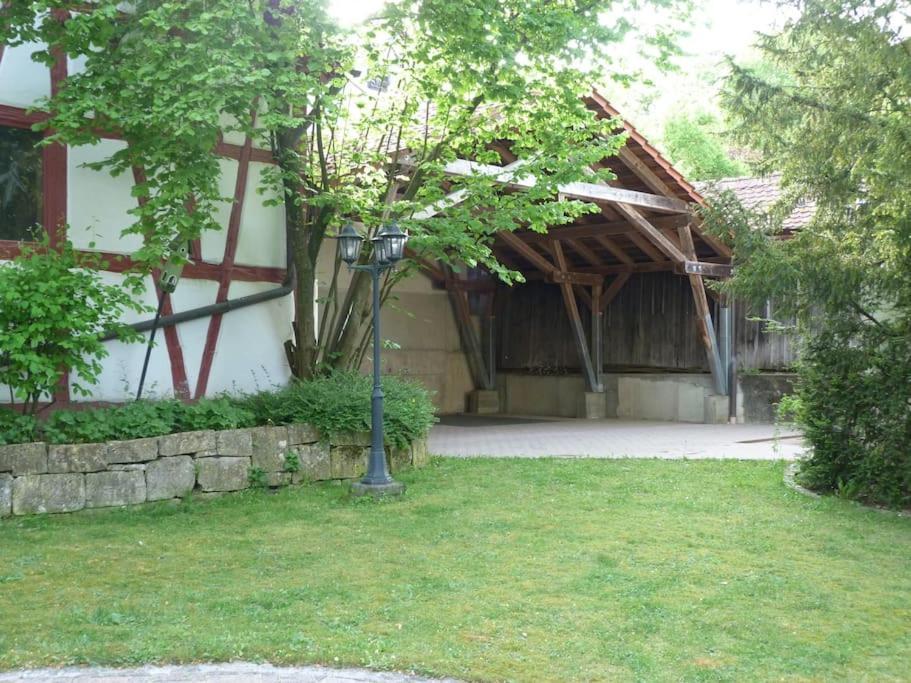 איפהופן Maisonette-Appartment In Historischem Ambiente מראה חיצוני תמונה